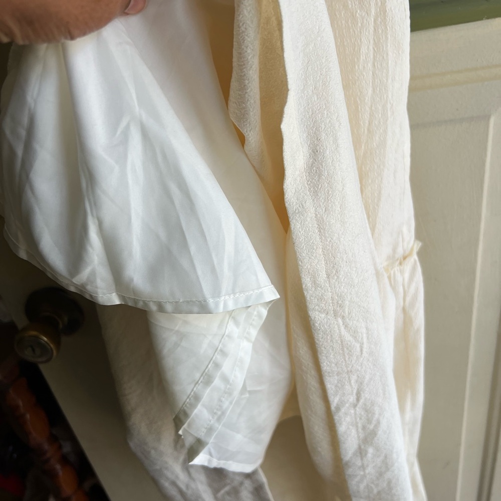 Elegant Cream Dress 
Size L - Picture 12 of 12